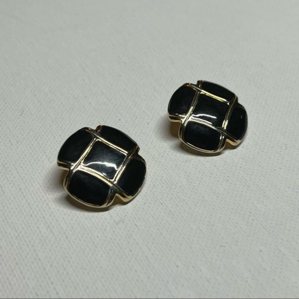 Vintage Poppy-Shaped?Clip On Earrings
